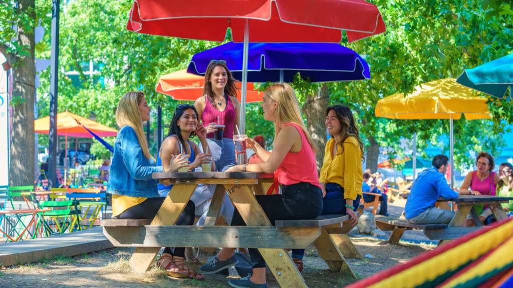 斯普魯斯街港口公園（Spruce Street Harbor Park）